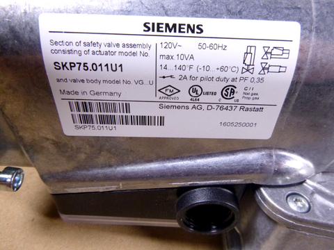 Siemens SKP75.011U1 Air/Gas Ratio Controlling Gas Valve Actuator w/ Switch 120V