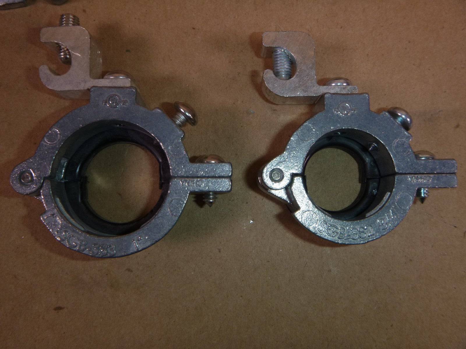 Lot of 9 Insulated Split Grounding Bushing  (6) 1" SGB-383 (3) 3/4" SGB-382