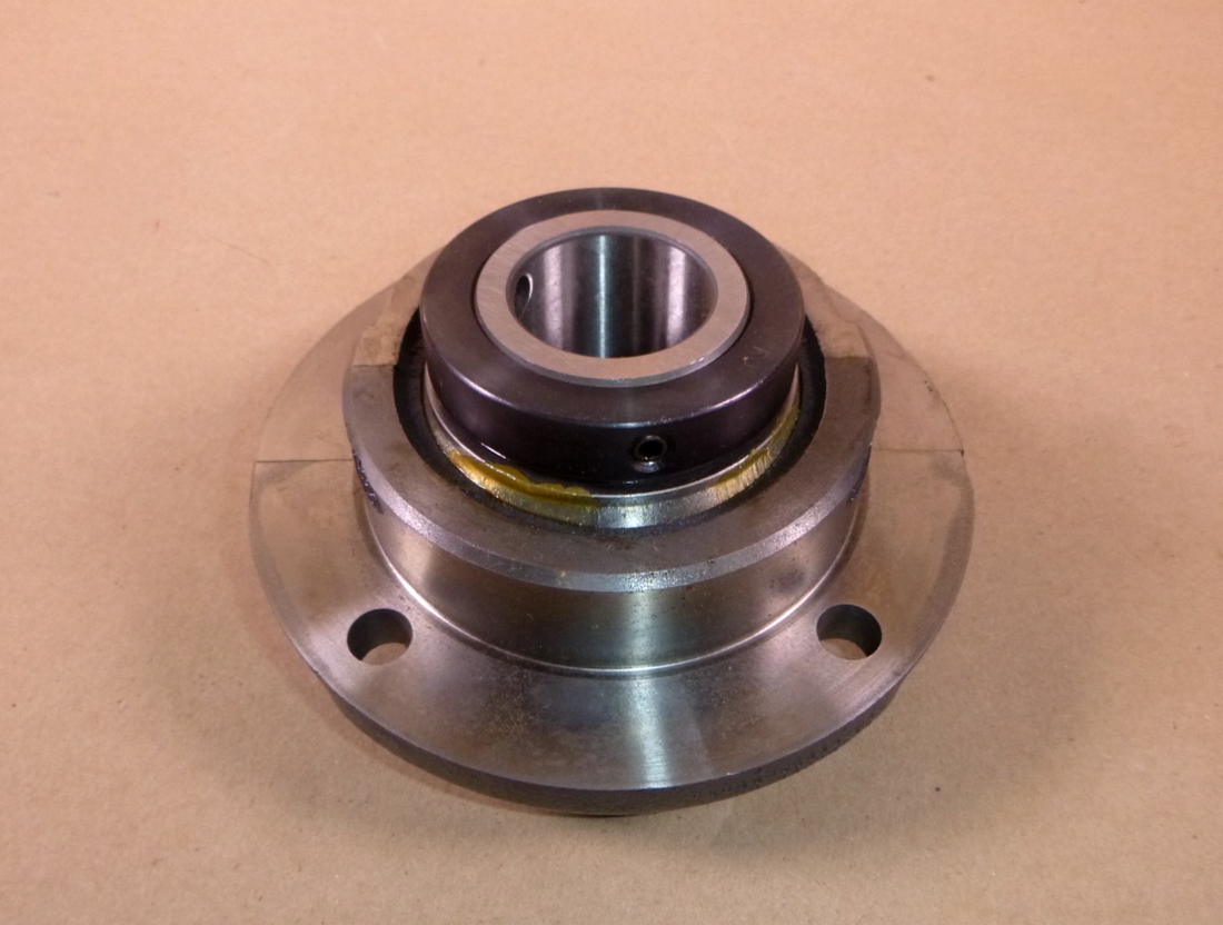 RFP 108C Sealmaster Heavy Duty 1-1/2" Piloted Flange Unit, 4 Bolt,Contact Seals | Industrial MRO Replacement Parts, Manufacturing Machine Parts &amp; Components, Heavy Equipment Parts Supplier