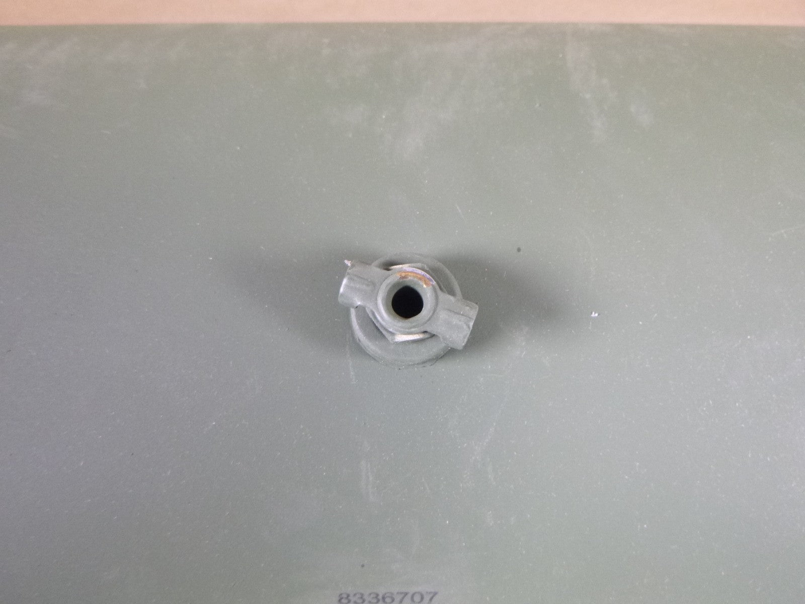M172A1 25-Ton Semitrailer Air Reservior Pressure Tank 8336707 , 2530-01-054-4384 | Genuine M35 Military Truck Parts and M939 Cargo Truck Surplus Parts
