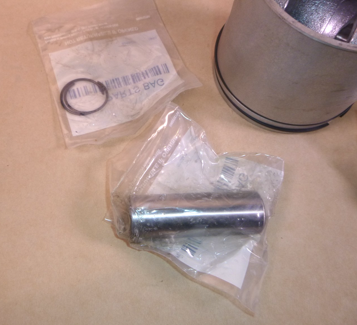 Genuine OEM MerCruiser Mercury Stern Drive Piston Kit 2720-881055T10 (Lot of 3)