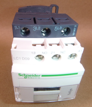 LC1D09FD Schneider Electric IEC Contactor 3 Ph. 9 A, 5 Hp @ 480 Vac, 110 V Coil