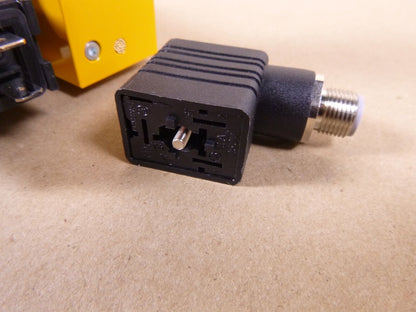 SMC Pneumatics AVL3000-03-5DZM Valve, Soft Start With Lock Out 3/8" Port 24 VDC