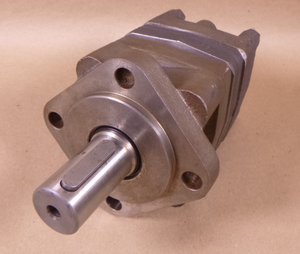 White Danfoss Hydraulic Motor OMS80 151F0500 OMS Series Orbital 4-Hole 32mm | Industrial Electric Motors, Pumps & Parts