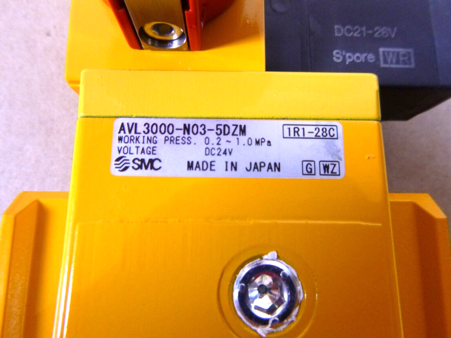 SMC Pneumatics AVL3000-03-5DZM Valve, Soft Start With Lock Out 3/8" Port 24 VDC