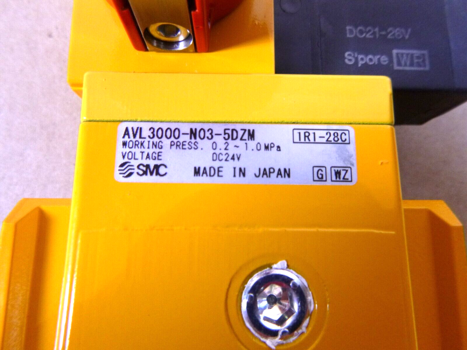 SMC Pneumatics AVL3000-03-5DZM Valve, Soft Start With Lock Out 3/8" Port 24 VDC