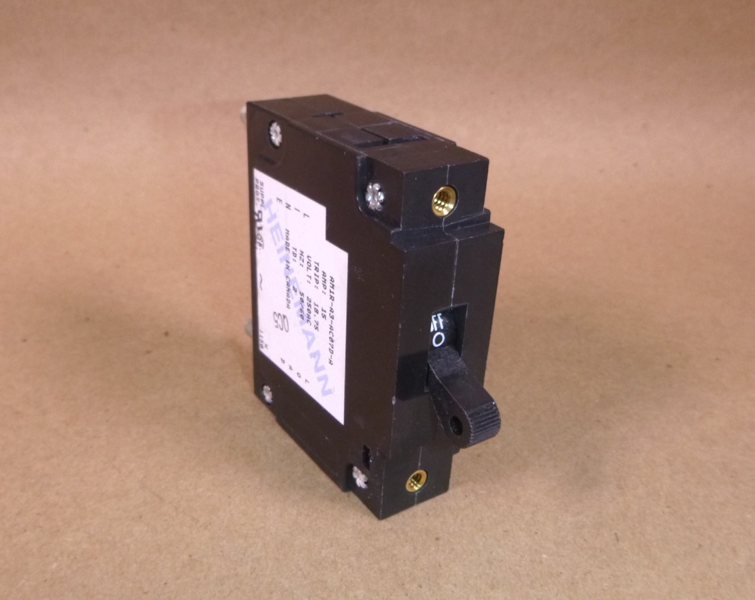 AM1R-A3-AC07D-A-15-1 EATON HEINEMANN Circuit Breaker 15 Amp 1 Pole 250Vac