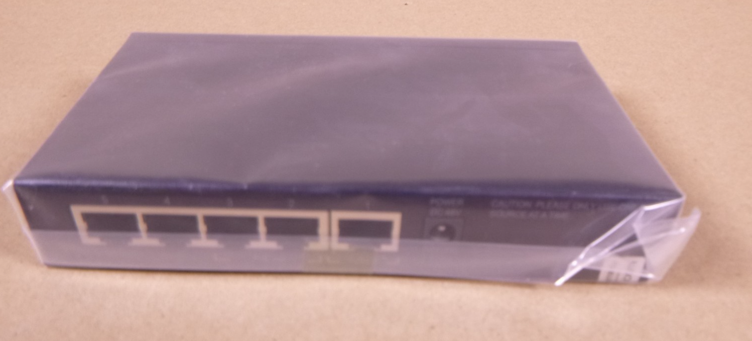 Pakedge Devices SE-5P2-EP 5 Gigabit Unmanaged Switch W/ 2 PoE Passthrough Ports | Electrical MRO Replacement Parts &amp; Components and Commercial Electrical Supplies Company