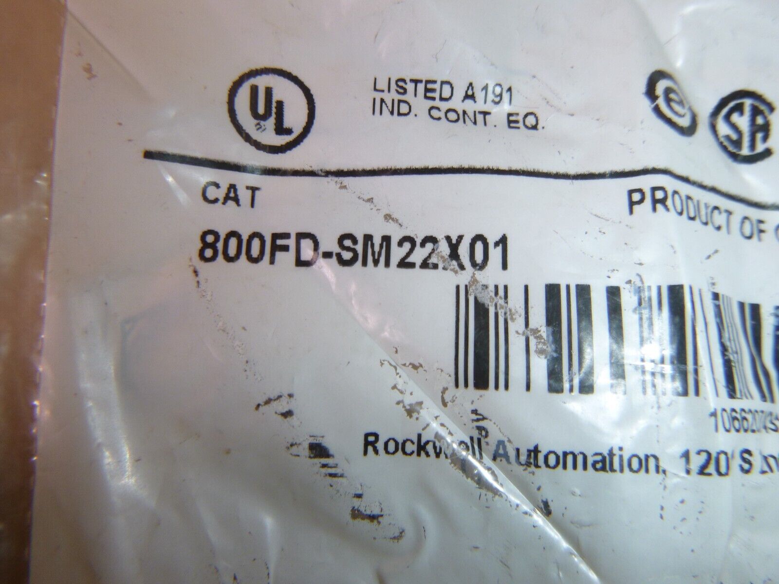 New Sealed Allen-Bradley 800FD-SM22X01 22mm Selector Switch 800F PB Y | Electrical MRO Replacement Parts &amp; Components and Commercial Electrical Supplies Company