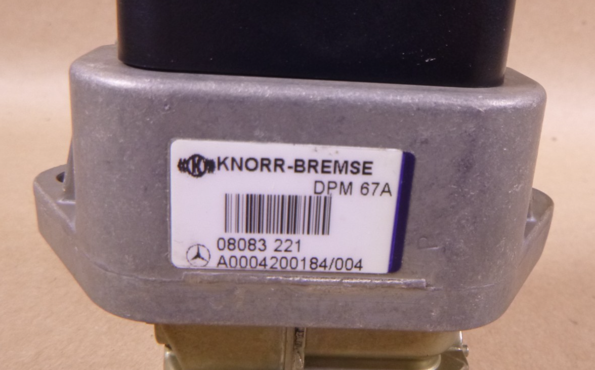 DPM67A Knorr-Bremse Parking Brake Valve For Mercedes A0004200184/004 Axor Actros | Replacement Truck Parts, Trailer Accessories, Automobile Supplies, Car Parts &amp; Accessories