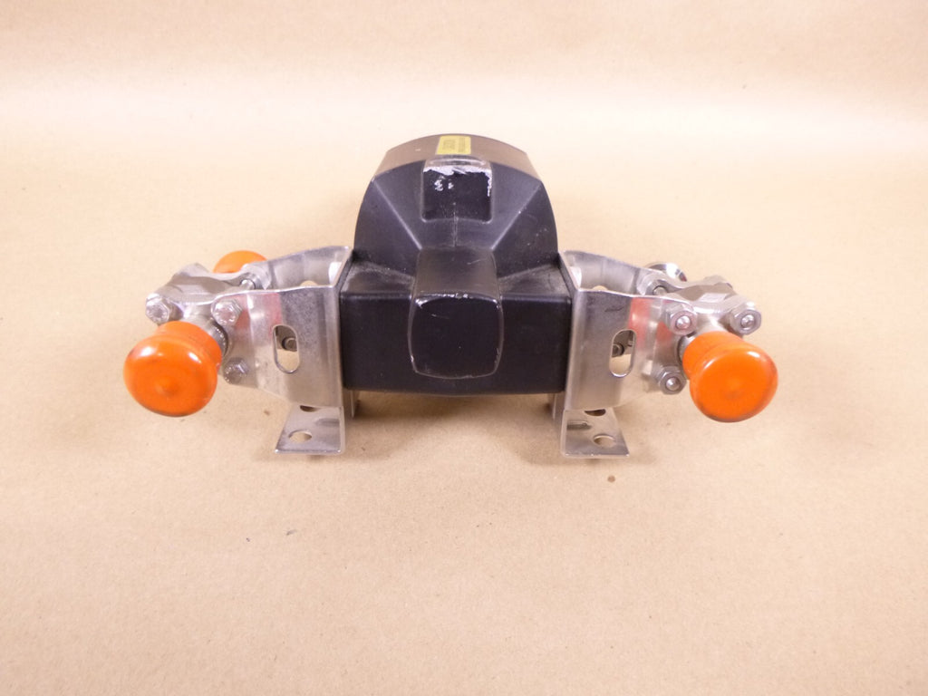 SWAGELOK 133SR Series Pneumatic Spring Return Actuator With 3/4" Sanitary Valves | Industrial MRO Replacement Parts, Manufacturing Machine Parts & Components, Heavy Equipment Parts Supplier