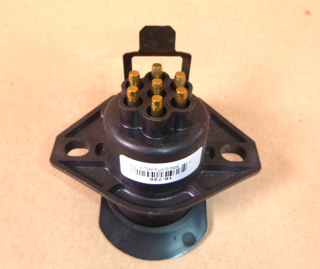 16-726 Phillips 7-Way Havy Duty STA-DRY 2-Hole Bullet w/locking clip Socket | Electrical MRO Replacement Parts & Components and Commercial Electrical Supplies Company