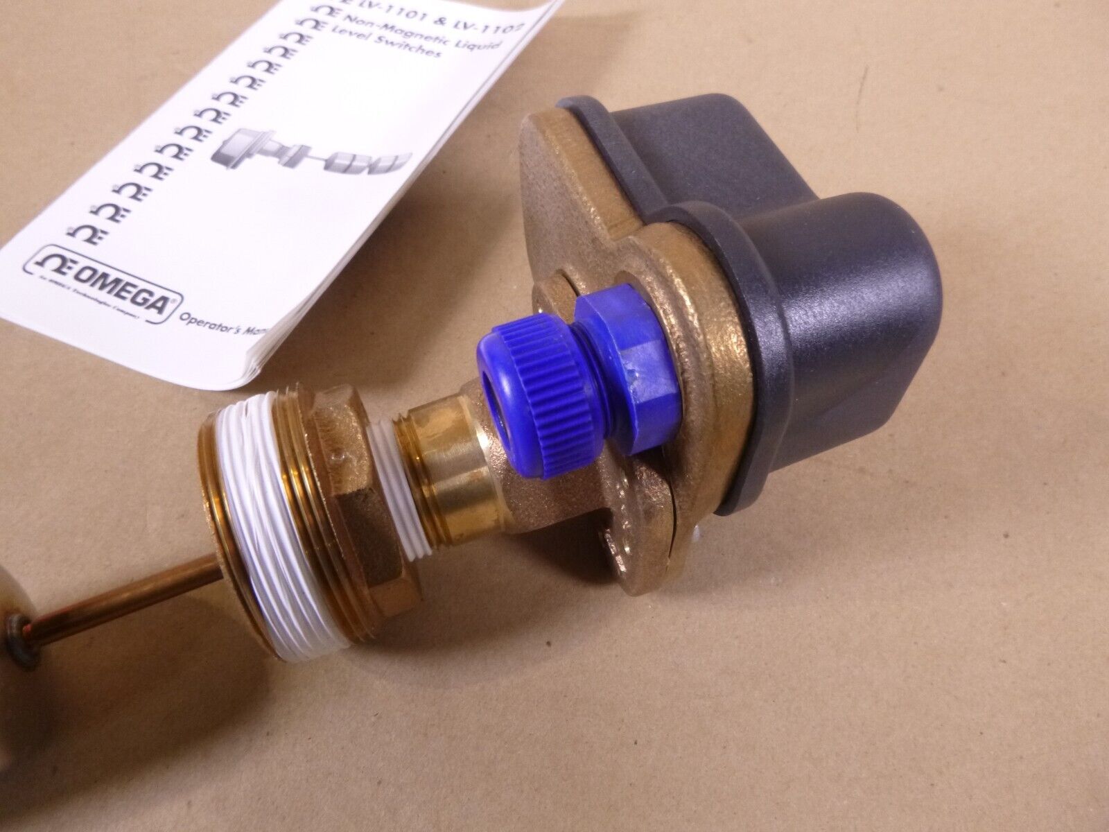 OMEGA Engineering LV-1101A Non Magnetic Liquid Level Switch 300 psi, SPDT, 15A | Industrial MRO Replacement Parts, Manufacturing Machine Parts &amp; Components, Heavy Equipment Parts Supplier