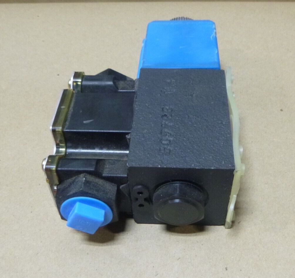 EATON VICKERS Hydraulic Throttle Valve, 4 Way, 24VDC, 2 GPM, 5000 Psi, 02-135168 | Industrial MRO Replacement Parts, Manufacturing Machine Parts &amp; Components, Heavy Equipment Parts Supplier