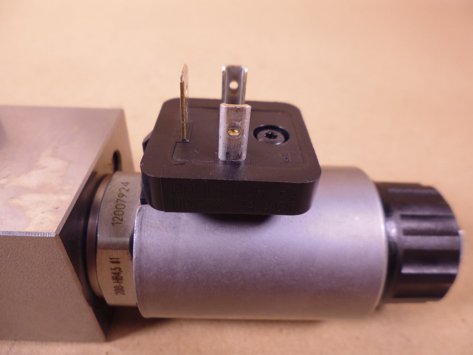 Wandfluh BDPFA06-P-200-G24/WD-HB4.5 Pressure Relief Valve 200bar | Industrial MRO Replacement Parts, Manufacturing Machine Parts &amp; Components, Heavy Equipment Parts Supplier