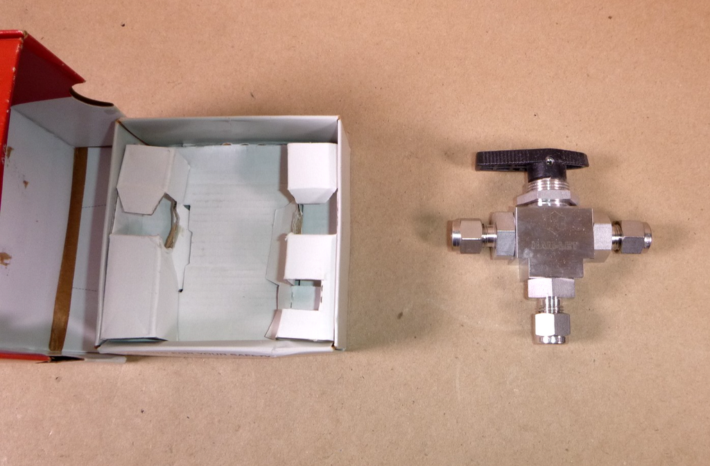 H6800SSL1/4CST HAM-LET 3 Piece 3 Way 316 SS Ball Valve 1/4" Let-Lok Tube Fitting | Industrial MRO Replacement Parts, Manufacturing Machine Parts & Components, Heavy Equipment Parts Supplier