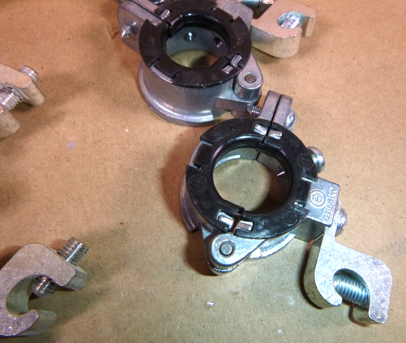 Lot of 9 Insulated Split Grounding Bushing  (6) 1" SGB-383 (3) 3/4" SGB-382