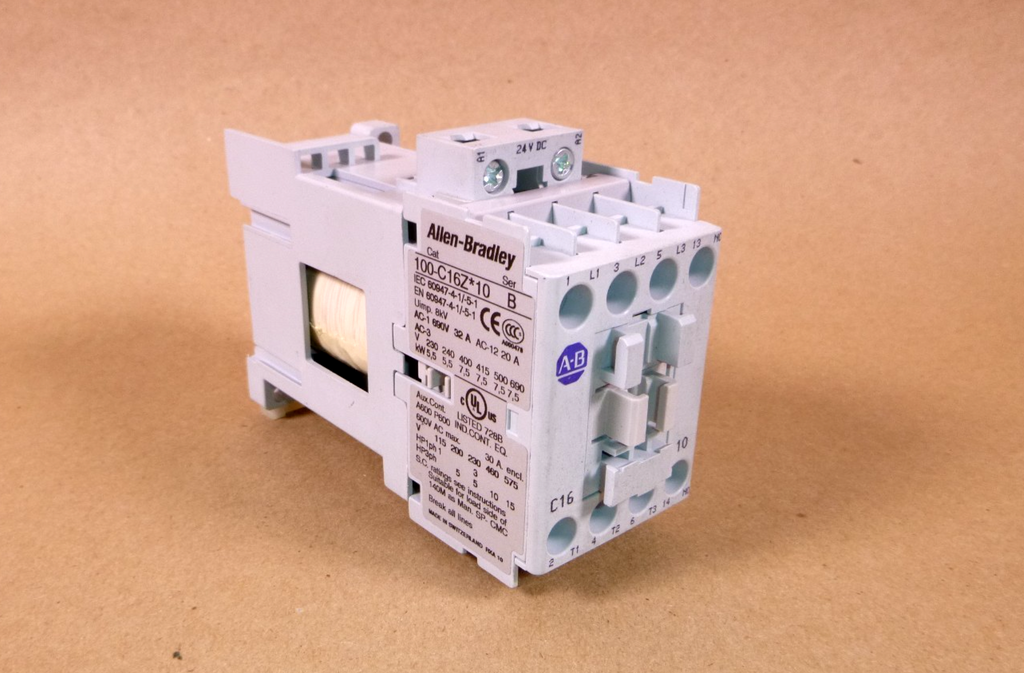Allen-Bradley 100-C16ZJ10 IEC Contactor, 3-P, 16A, 24VDC Coil 100C16ZJ10
