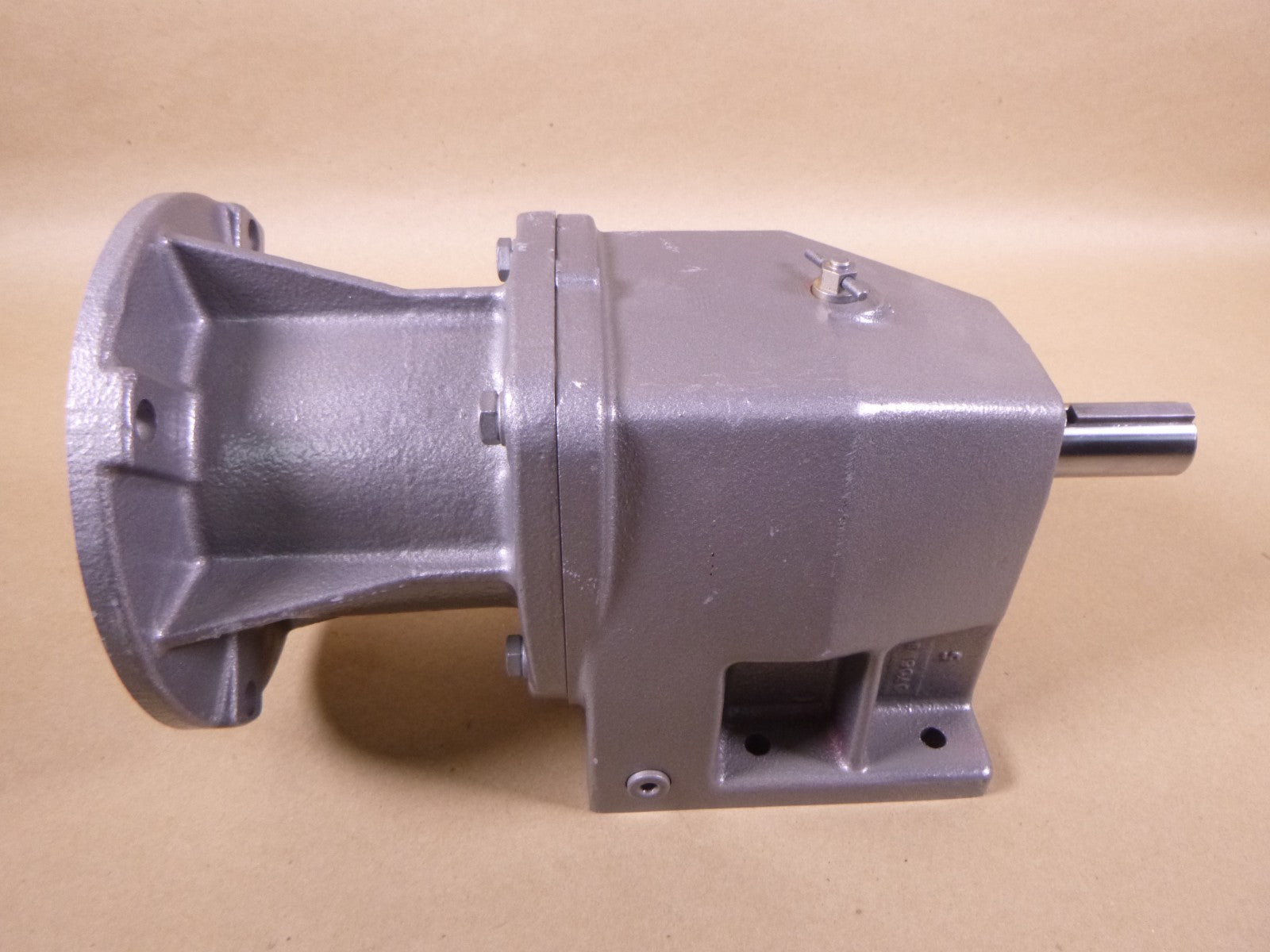 SK 12 56C0.5 Nord Gear Reducer, 970 lb-in, 53.84:1 Ratio, 32RPM, 1" Output Shaft | Industrial Electric Motors, Pumps &amp; Parts