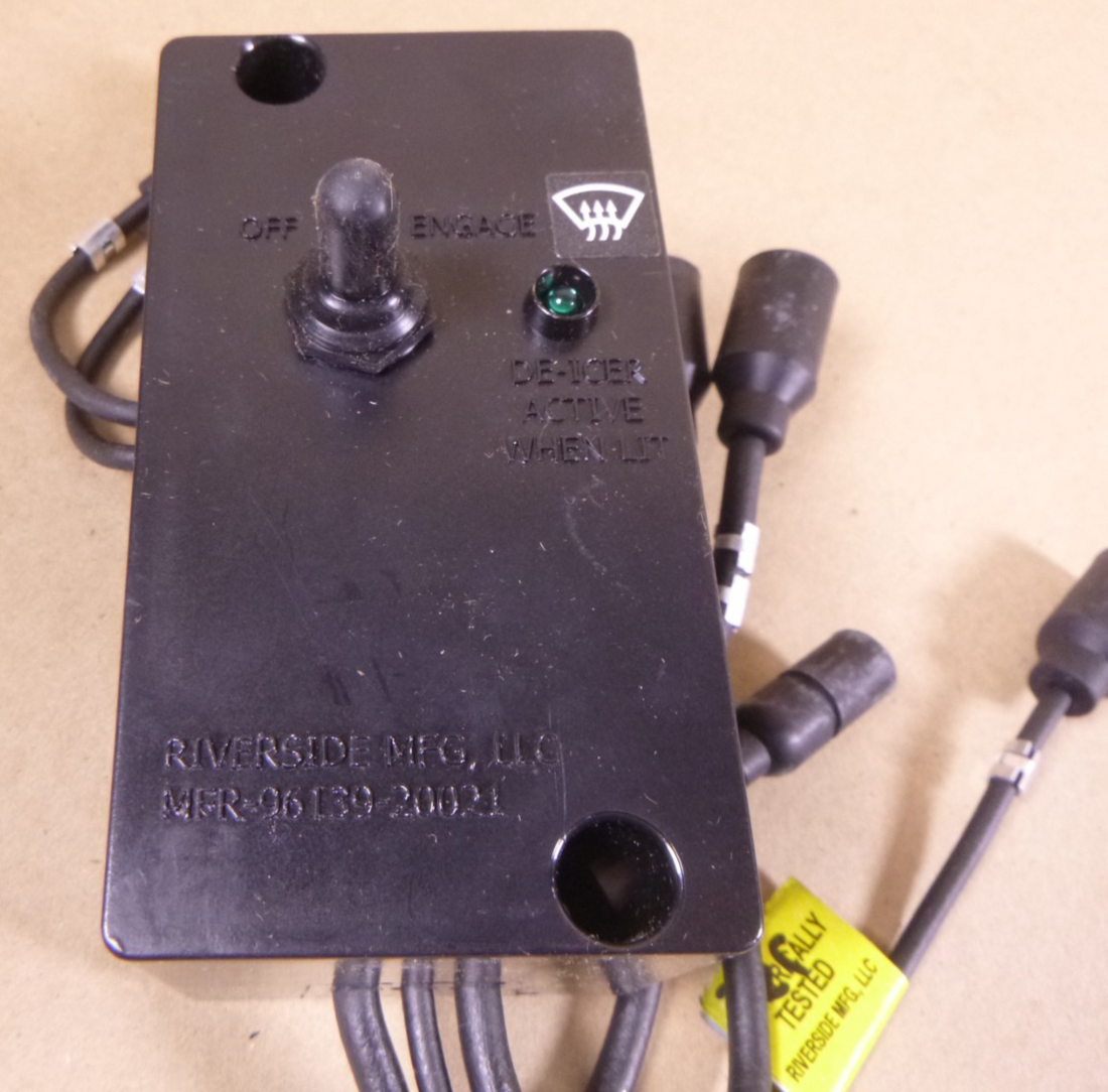 HMMWV Humvee ECV Windshield DE-ICE Control Box Module 6031580, 2540-01-560-2062 | Genuine HMMWV Replacement Parts and Military Surplus Humvee Parts &amp; Accessories
