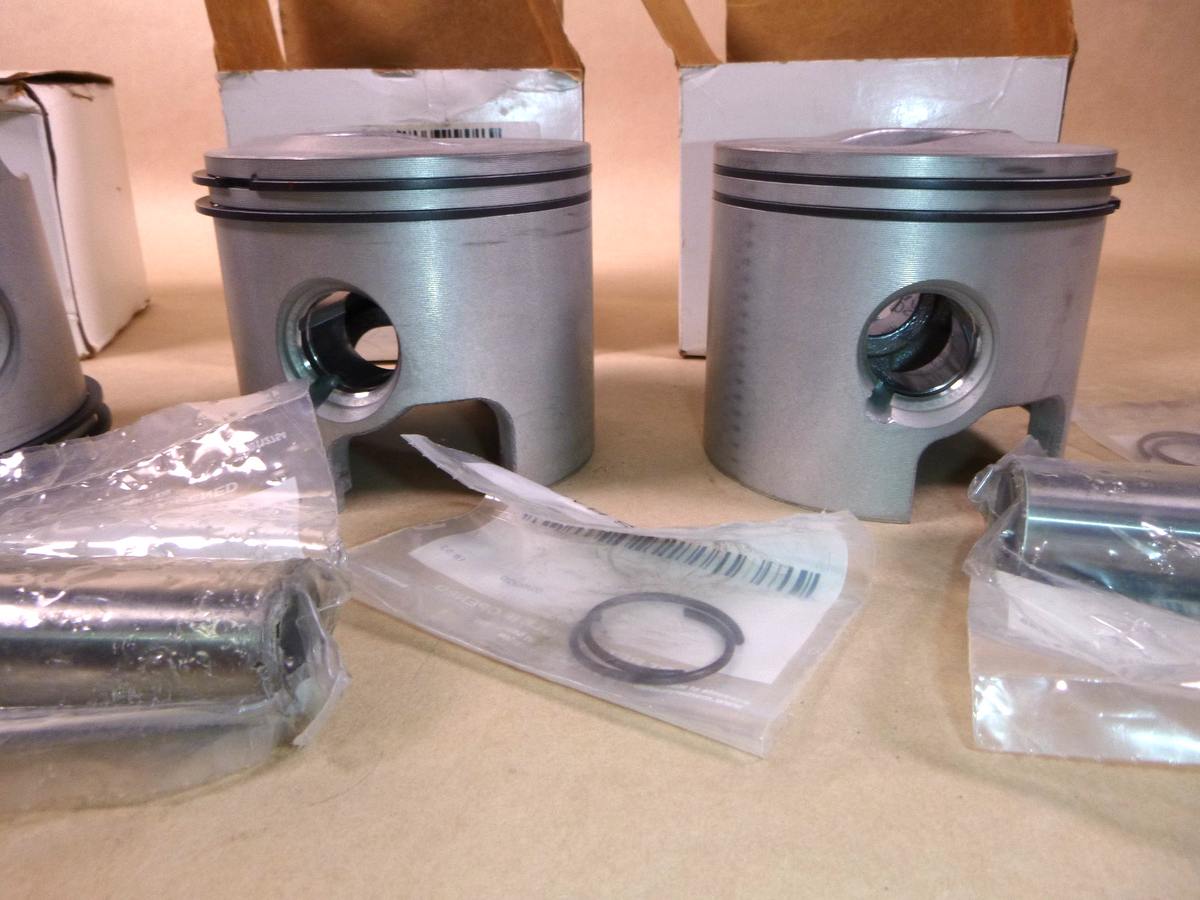 Genuine OEM MerCruiser Mercury Stern Drive Piston Kit 2720-881055T10 (Lot of 3)