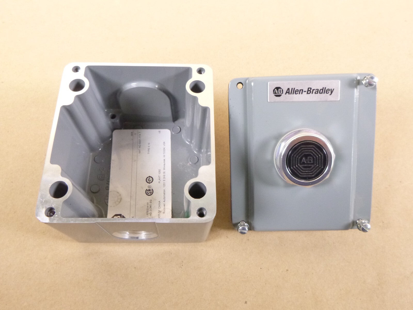 ALLEN BRADLEY 800T-1TX PUSHBUTTON STATION W/ BLACK 800Y-XA BUTTON | Electrical MRO Replacement Parts &amp; Components and Commercial Electrical Supplies Company