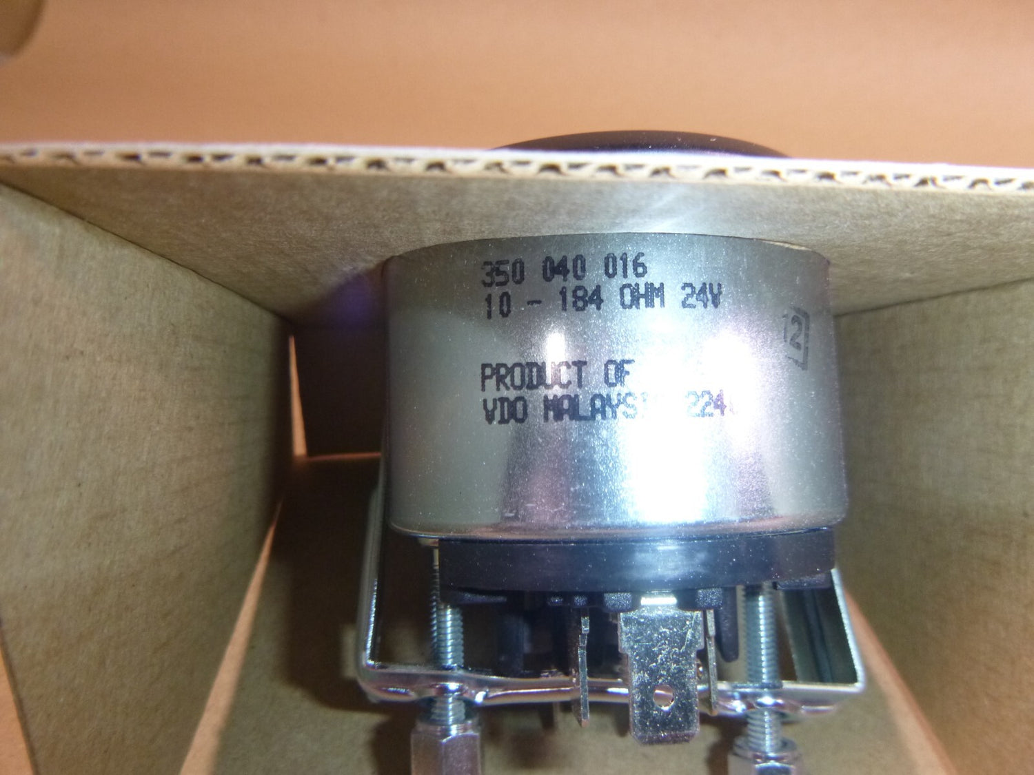 VDO 350040016 Oil Pressure Electric Short Sweep 52mm Gauge, 0-500 kpa, 24 Volt | Replacement Truck Parts, Trailer Accessories, Automobile Supplies, Car Parts &amp; Accessories