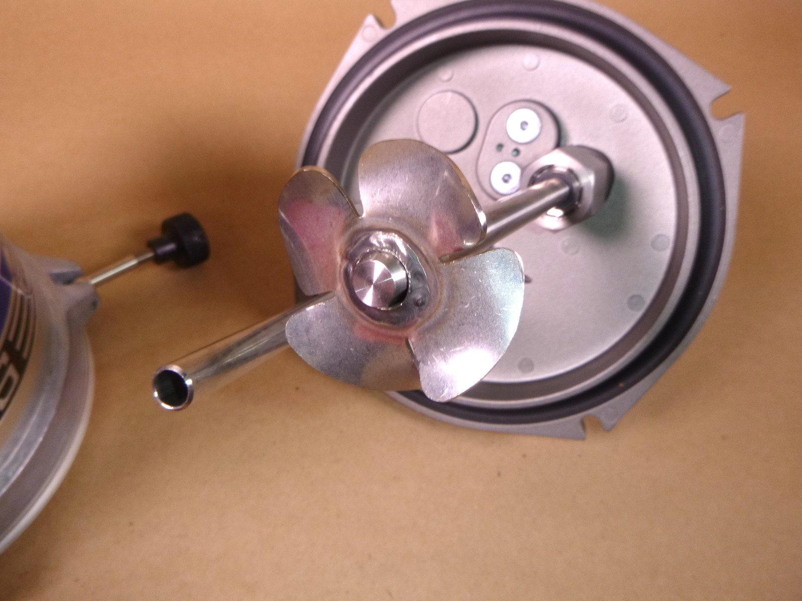 Binks SG2 Plus Pressure Cup Model 80-651 With Gast Rotary Agitator No Regulator | Industrial MRO Replacement Parts, Manufacturing Machine Parts &amp; Components, Heavy Equipment Parts Supplier