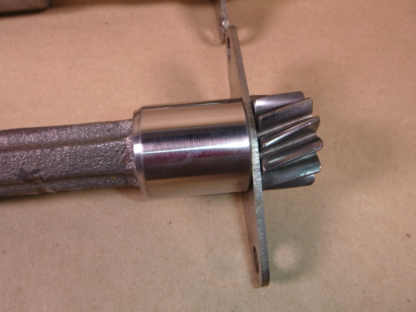 Genuine John Deere Engine Balancer Shafts RE30471 (RH) &amp; RE30472 (LH) | Industrial Tractor Parts Supplier and Surplus Tractor Parts &amp; Accessories