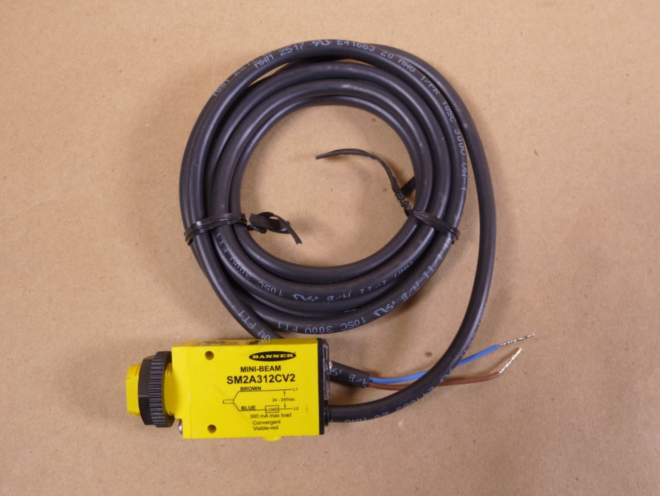 BANNER ENG. SM2A312CV2 MINI-BEAM Series Industry Standard Sensor 26185 | Electrical MRO Replacement Parts &amp; Components and Commercial Electrical Supplies Company