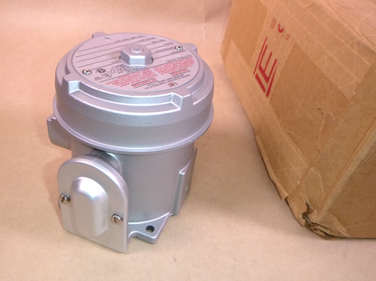 New United Electric B121-120 Explosion Proof Temperature Switch 0-225 Deg. F