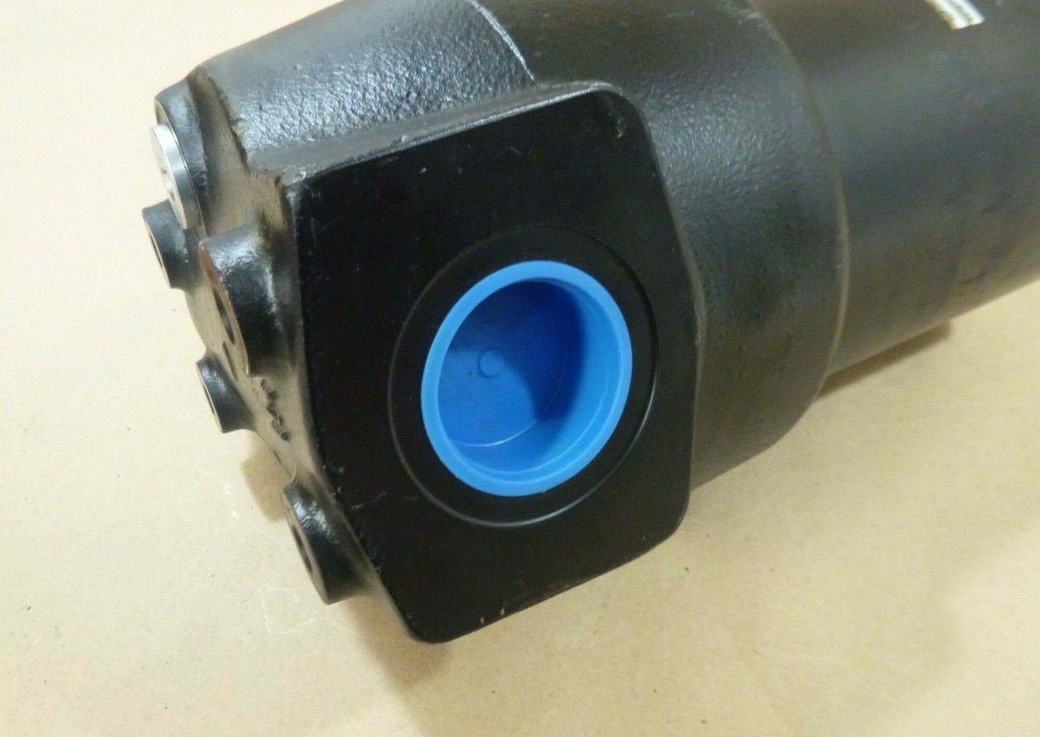 Parker 38P Series High Pressure Fluid Filter 6000 Psi 414 Bar - 1-1/4" NPT Ports | Industrial MRO Replacement Parts, Manufacturing Machine Parts &amp; Components, Heavy Equipment Parts Supplier