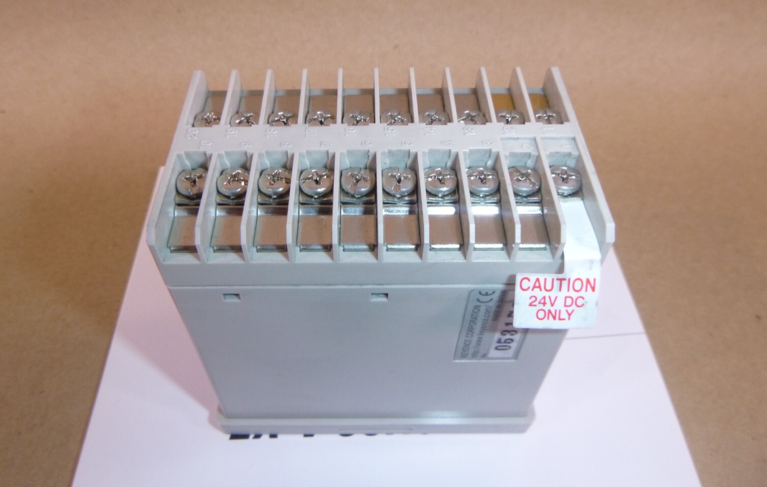 EX-V01E Keyence Amplifier Unit NPN open-collector or non-voltage contact signal | Electrical MRO Replacement Parts &amp; Components and Commercial Electrical Supplies Company