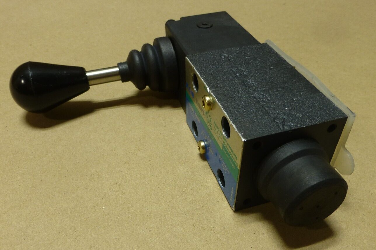 EATON VICKERS USA 02-147979 MANUAL DIRECTIONAL CONTROL VALVE 20GPM DG17V-3-0A-60 | Industrial MRO Replacement Parts, Manufacturing Machine Parts &amp; Components, Heavy Equipment Parts Supplier