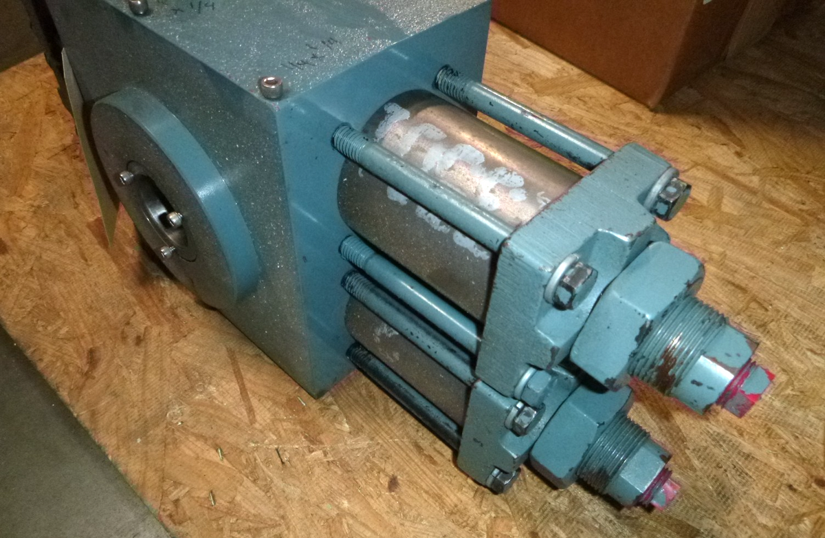 MOOG H133-190-AECQ-ET-MS1-RKH-N Hydraulic Rotary Actuator 2000 Psi 190° Rotation