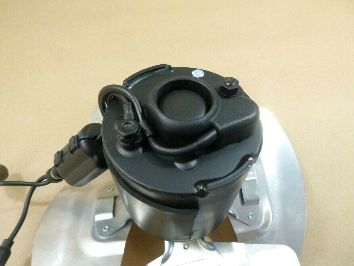 Bergstrom 1000297706 Military Trucks 24 Volt Condenser Fan Motor W/ 9" Fan Blade | Industrial Electric Motors, Pumps &amp; Parts
