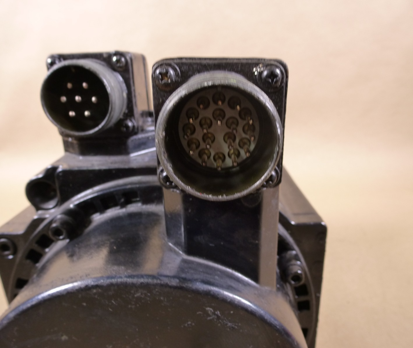 BL-MC100E-20T Okuma Servo Motor 2 KW 133 Volts 133 Hz | Industrial Electric Motors, Pumps &amp; Parts