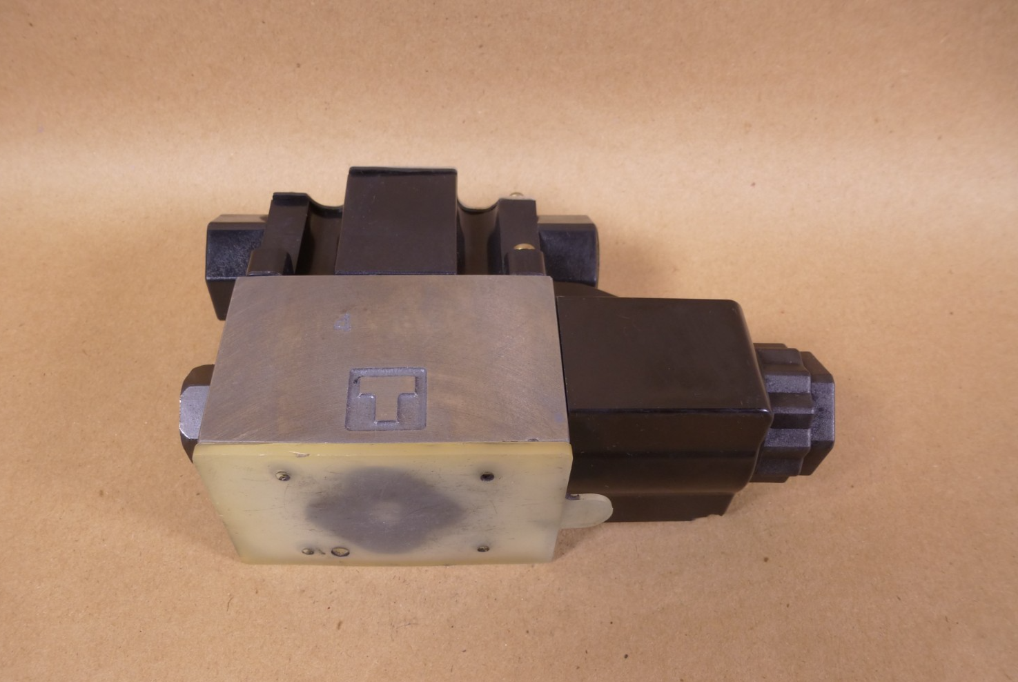 Tokimec DG4V-3-2B-M-P2-T-7-52 Hydraulic Directional Control Valve | Industrial MRO Replacement Parts, Manufacturing Machine Parts &amp; Components, Heavy Equipment Parts Supplier