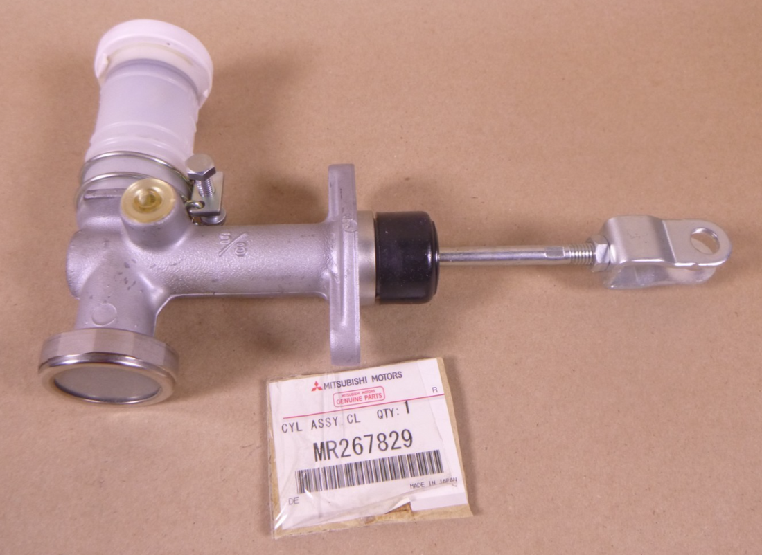 OEM Clutch Master Cylinder Mitsubishi Montero Pajero 1997-99 MR267829 Sport | Replacement Truck Parts, Trailer Accessories, Automobile Supplies, Car Parts &amp; Accessories