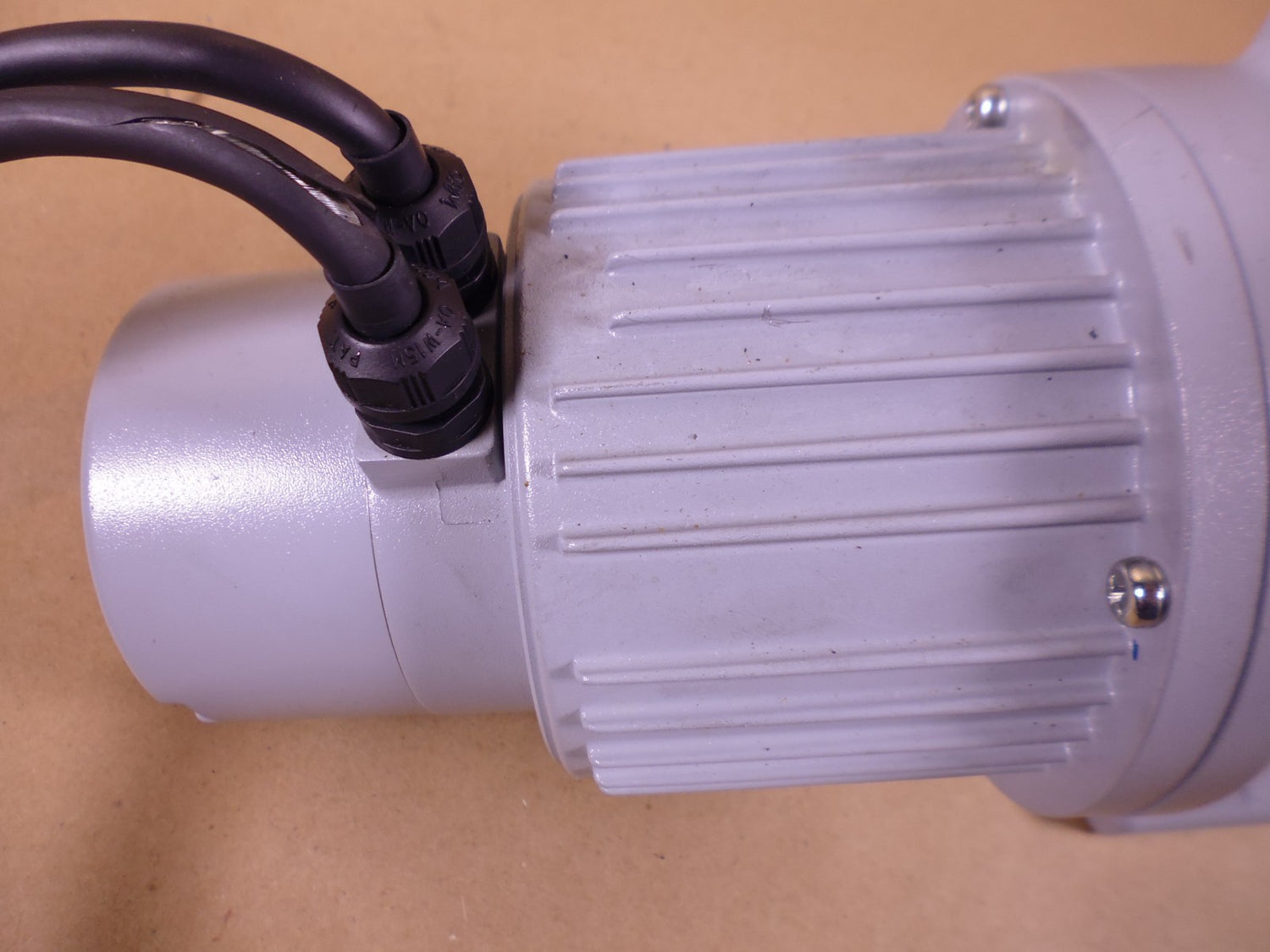 Nissei GTR II Brushless Induction Motor VHLB-28R-25-4002 400W 200V 25:1 2500RPM | Industrial Electric Motors, Pumps &amp; Parts