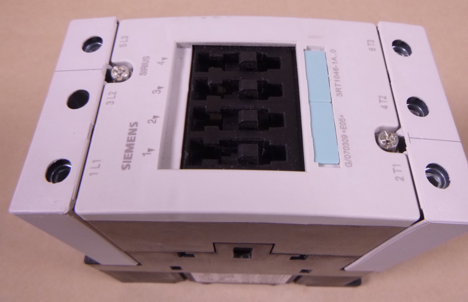 Siemens 3RT1046-1AK60 Contactor 3RT10461AK60 OEM 110V/120V 50/60HZ , 45kW 400V