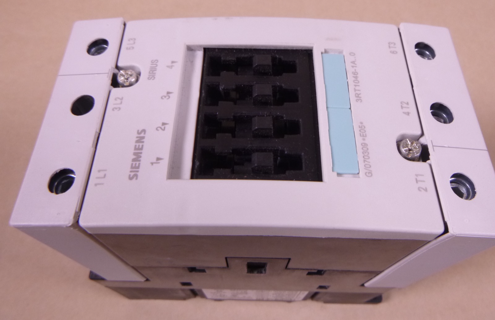 Siemens 3RT1046-1AK60 Contactor 3RT10461AK60 OEM 110V/120V 50/60HZ , 45kW 400V