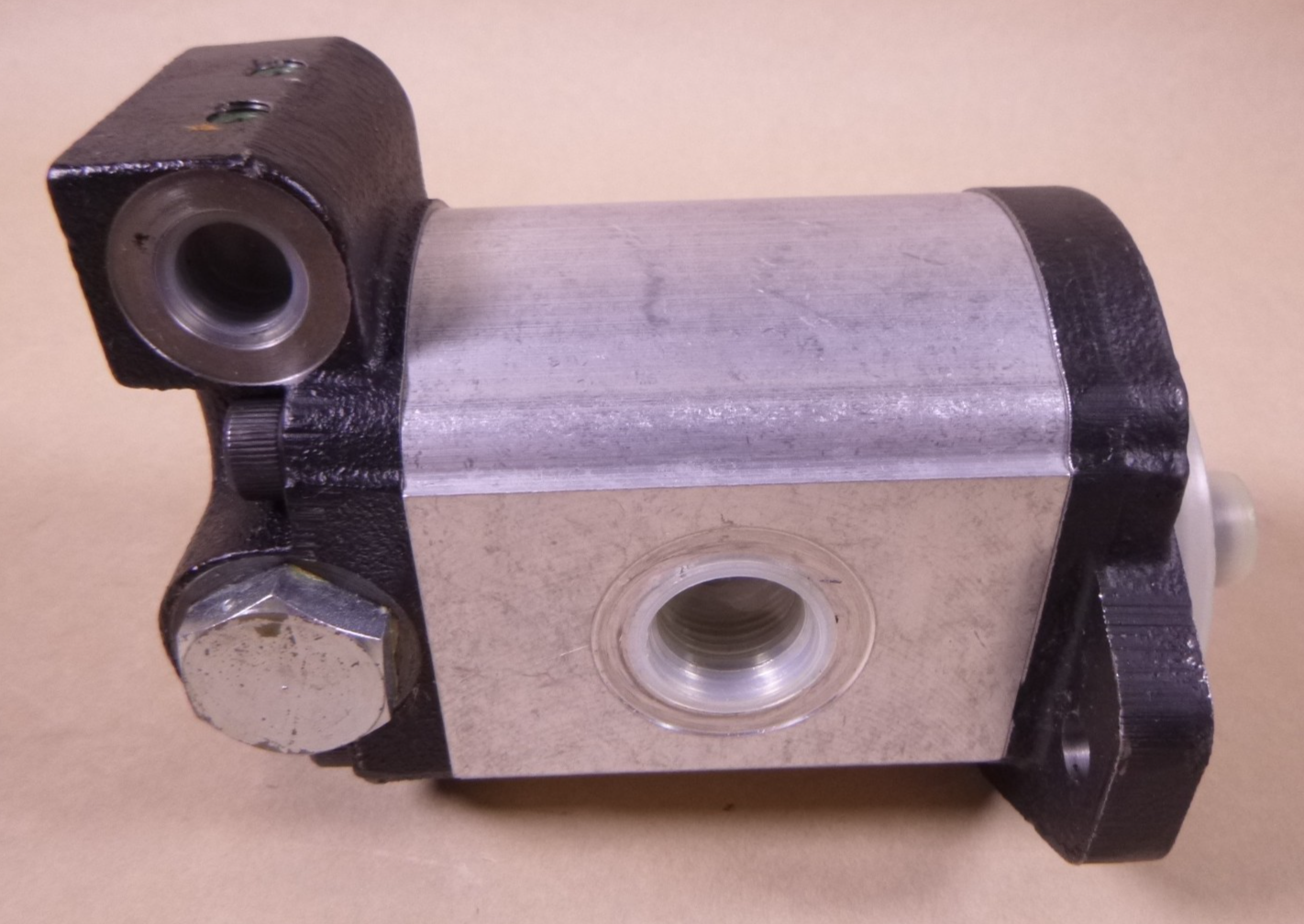 Casappa 02005952 Power Steering Pump For MRAP OshKosh 3858880 , 2530-01-586-3817