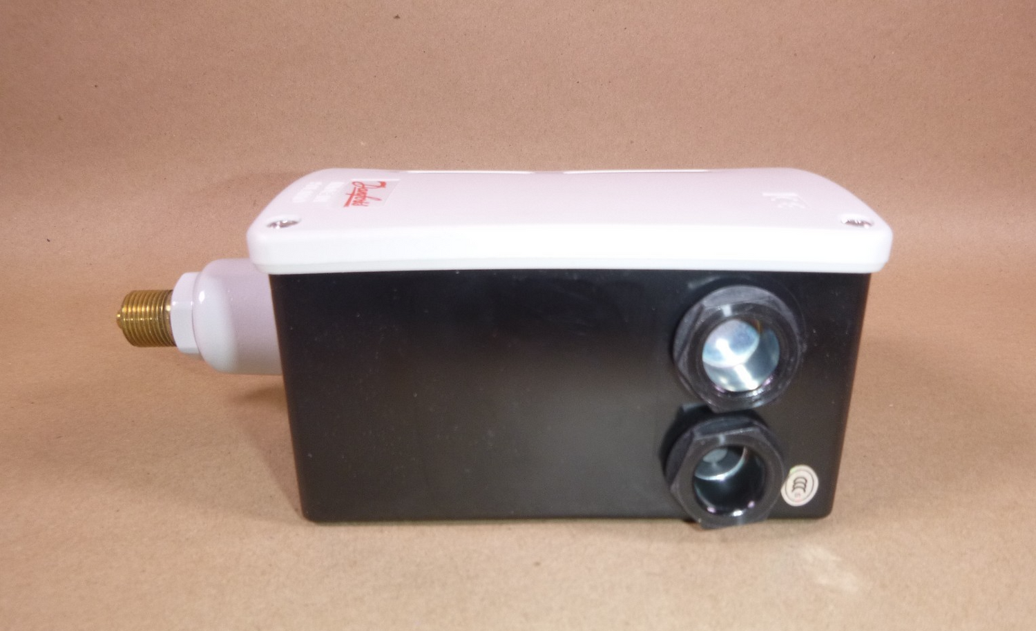 Danfoss RT116 Pressure Switch 017-520366, 4.2-18 Psi, .3-1.3 bar, 30-130 kPa | Electrical MRO Replacement Parts &amp; Components and Commercial Electrical Supplies Company