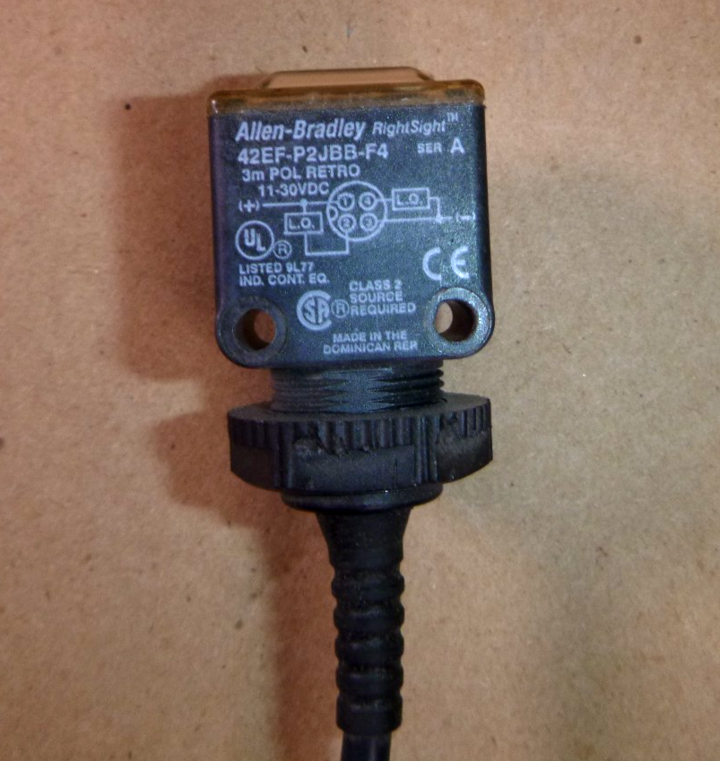 42EF-P2JBB-F4 Allen-Bradley RightSight Photosensor 3 M Range 10.8-30 Vdc Used