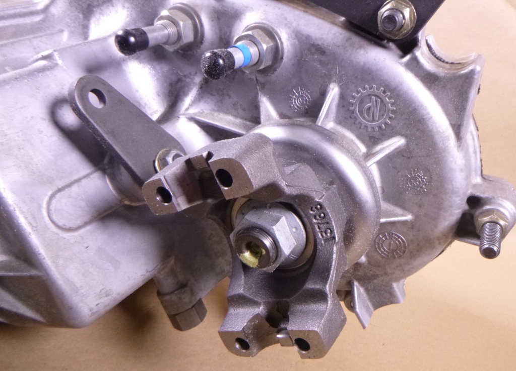 Humvee HMMWV 242 Transfer Case 12447125 , 272 Ratio, 2520-01-409-2512 | Genuine HMMWV Replacement Parts and Military Surplus Humvee Parts & Accessories