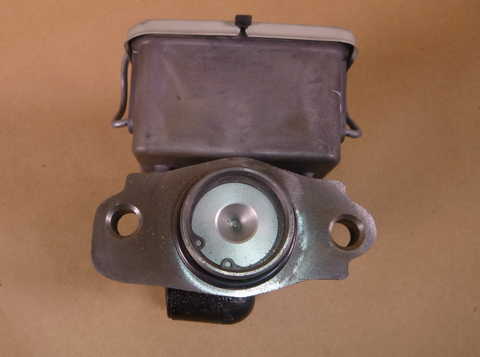 USGI M998 M1097 Humvee Bosch Brake Master Cylinder 12342898, 2530-01-357-9776 | Genuine HMMWV Replacement Parts and Military Surplus Humvee Parts & Accessories