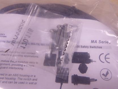 Omron / STI 44507-1540 Safety Door Switch MA-15DP21C3 *Missing One Switch*