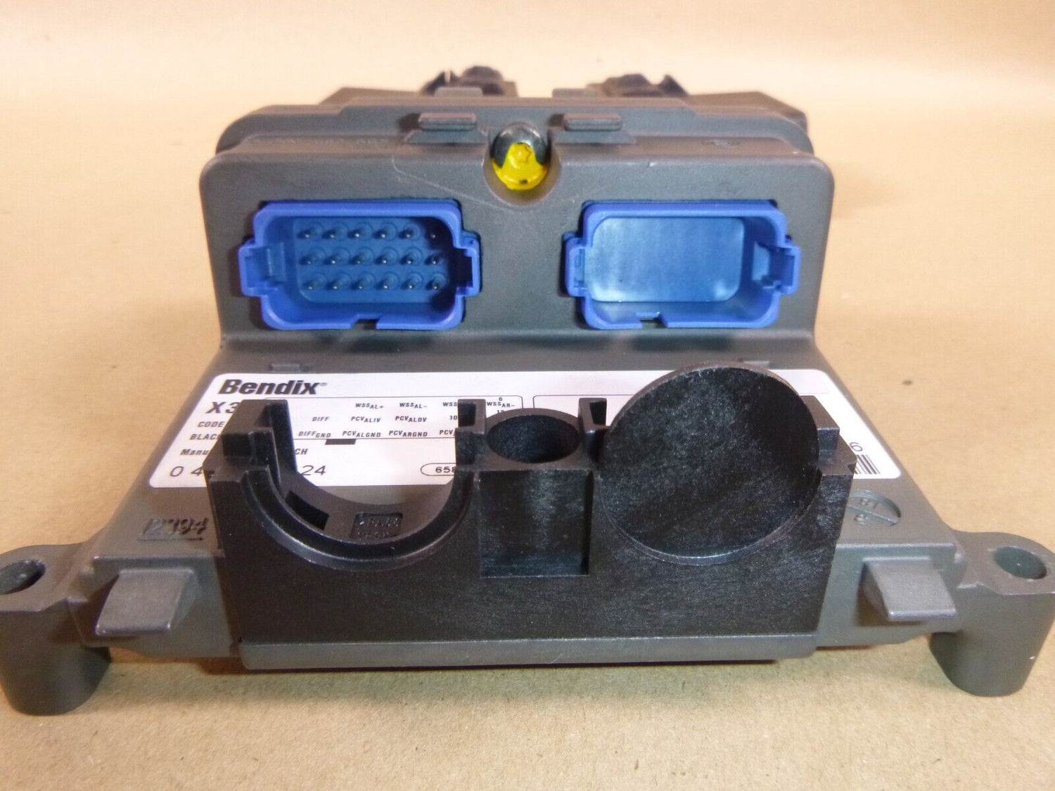 Bendix K058709 EC-60 Premium Frame ECU - K038367 - K062719 - 4251927 | Replacement Truck Parts, Trailer Accessories, Automobile Supplies, Car Parts &amp; Accessories