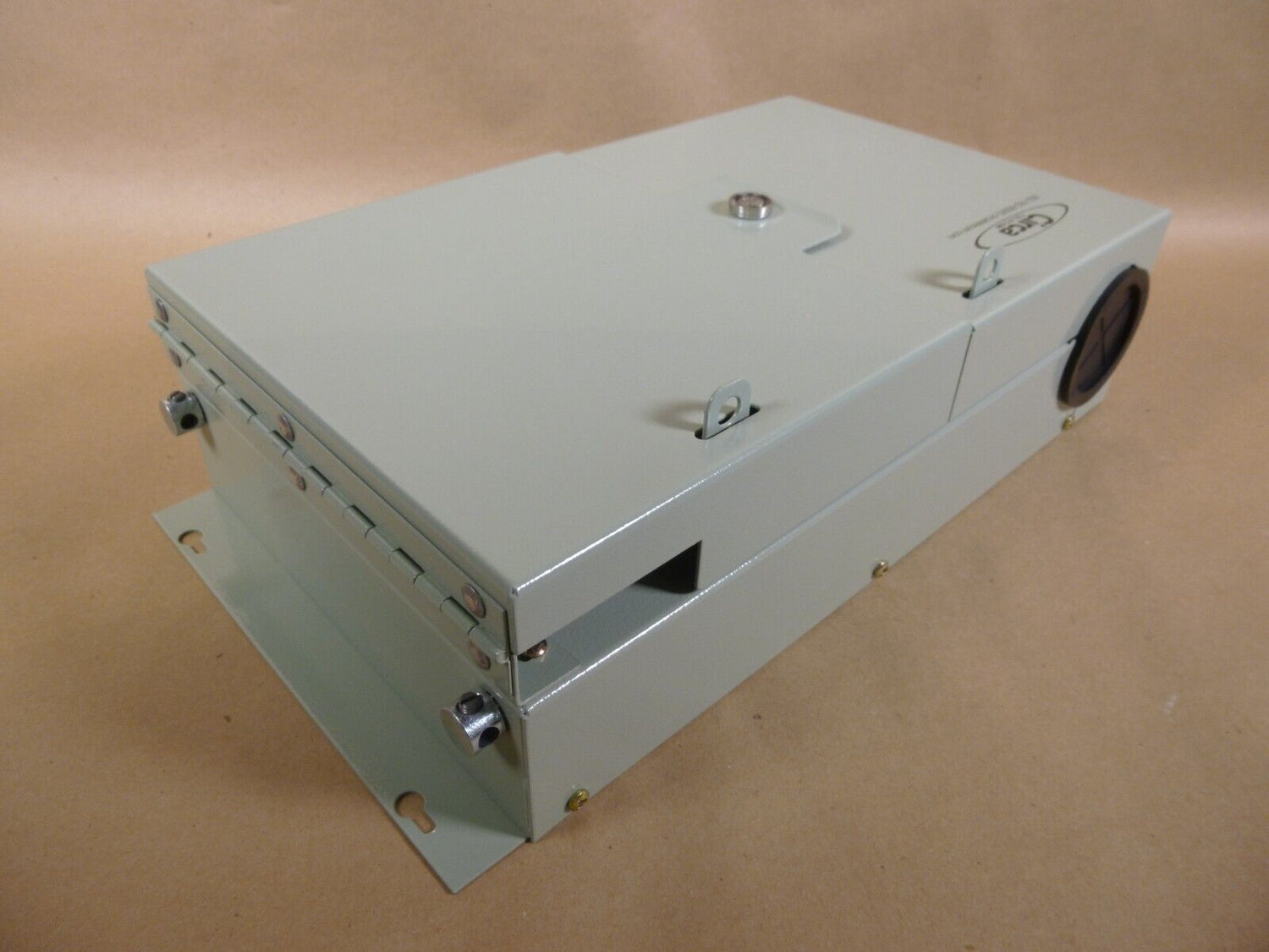 Circa Telecom 1890ECS1-50 50PR Indoor 710 In/66 Out With Cover Splice Chamber | Electrical MRO Replacement Parts &amp; Components and Commercial Electrical Supplies Company